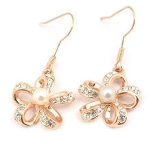 伊泰蓮娜紅蘋果合金耳墜 迷情花中的珠寶魅力